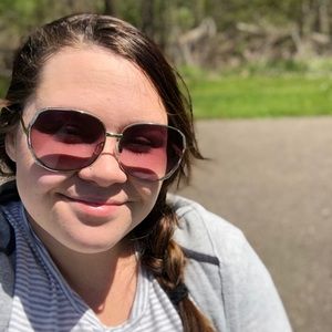 Meet your Posher, Adessa